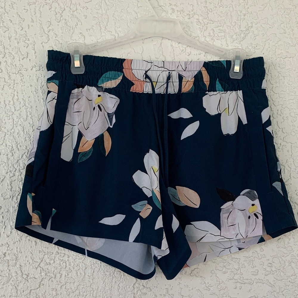 Athleta Navy Floral Women's Athletic Shorts size 2